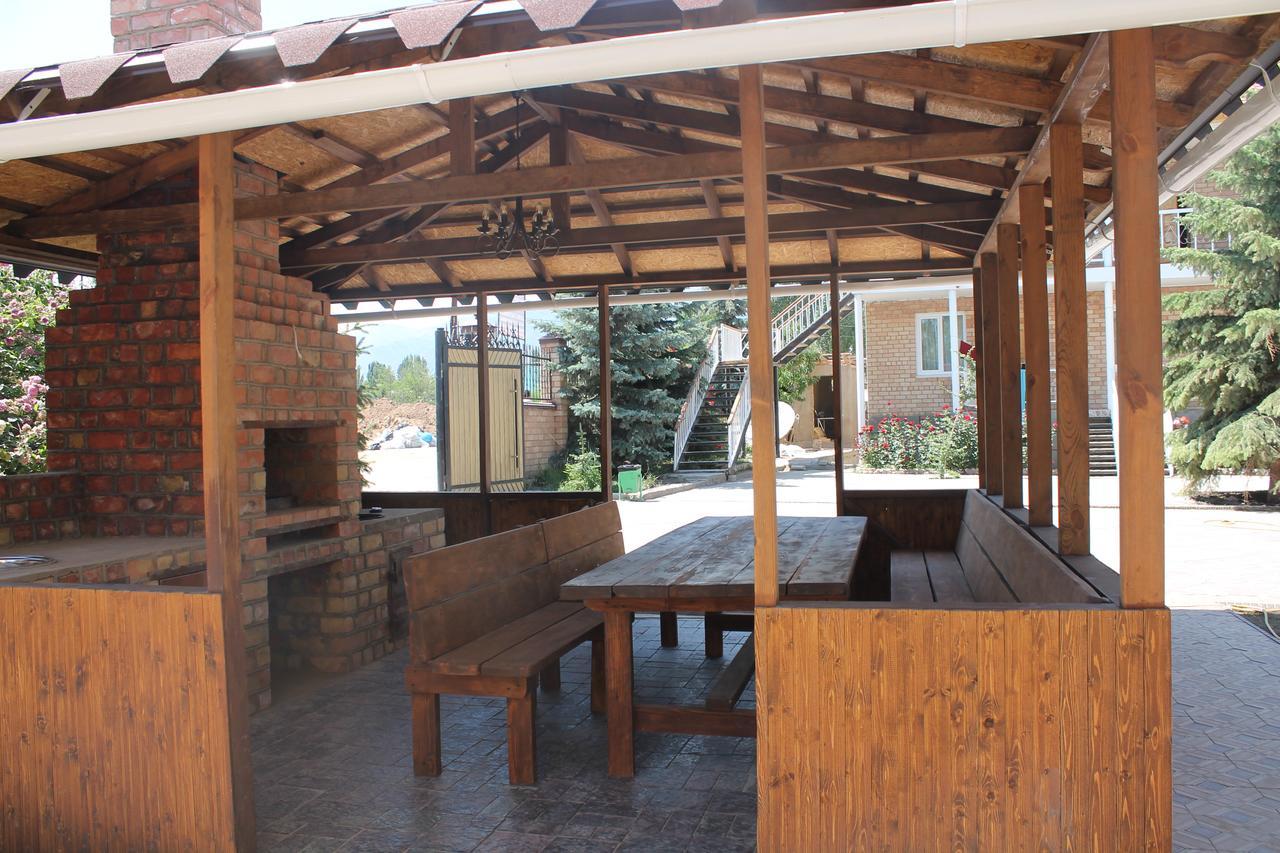 Адилет Hotel Cholpon-Ata Exterior foto